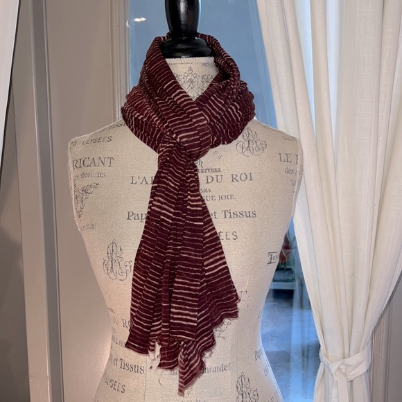 GAP Accessories - Maroon white striped design neck scarf shawl wrap lightweight one size fits all​